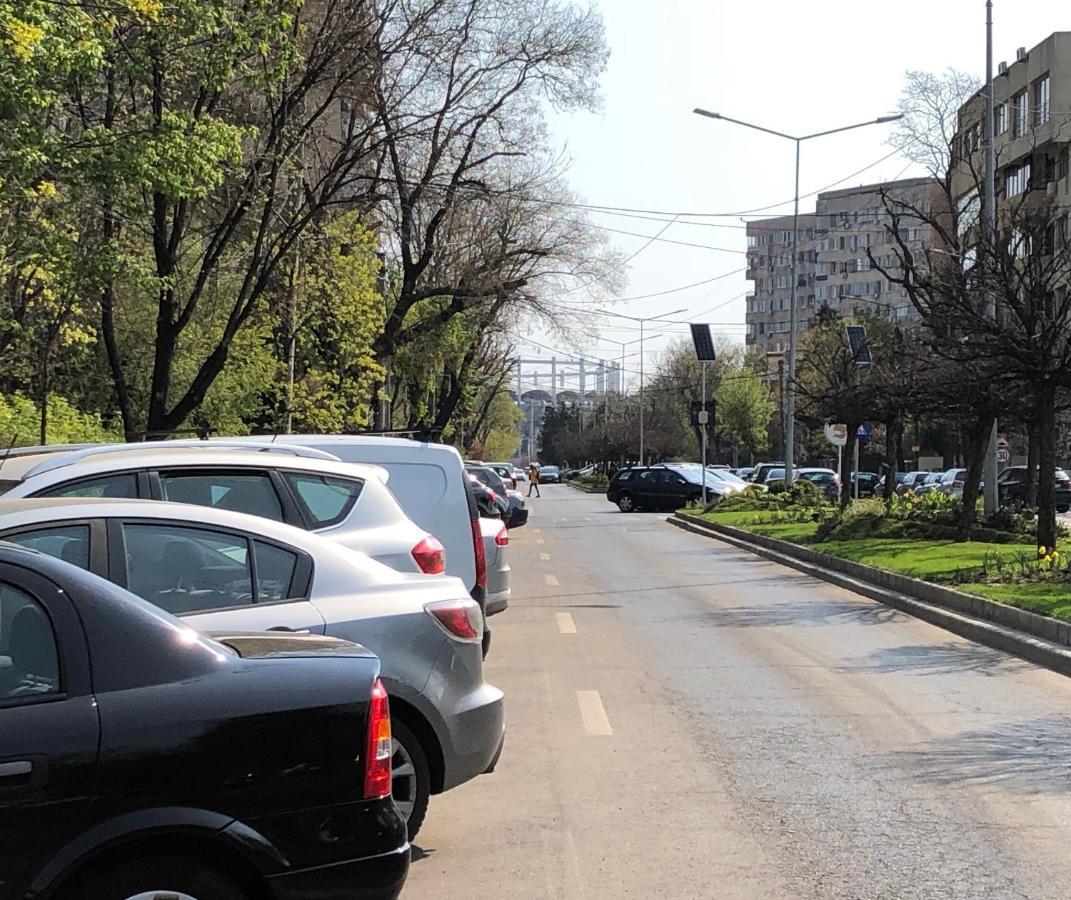 Cozy And Clean Apartment, Near National Arena Bucarest Esterno foto