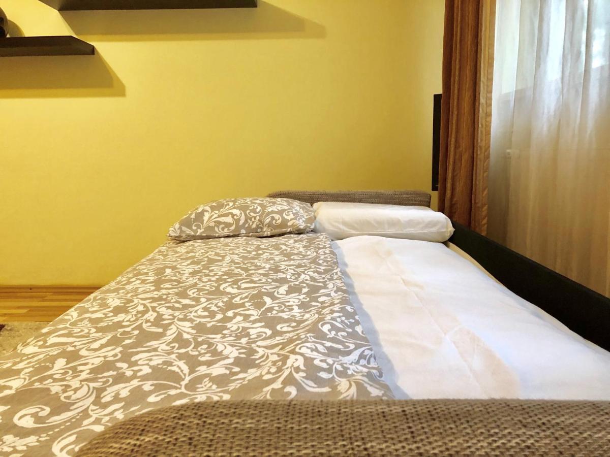Cozy And Clean Apartment, Near National Arena Bucarest Esterno foto