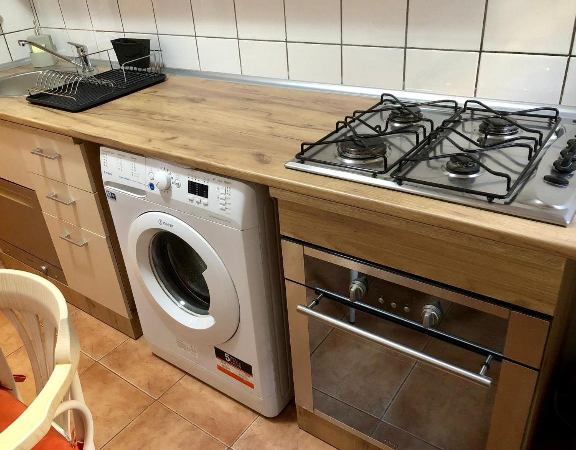 Cozy And Clean Apartment, Near National Arena Bucarest Esterno foto