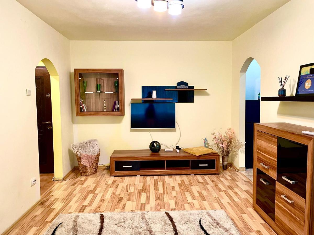 Cozy And Clean Apartment, Near National Arena Bucarest Esterno foto