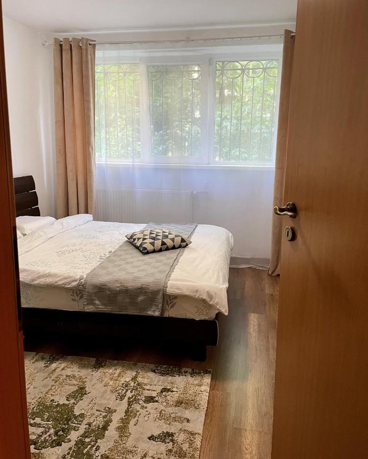 Cozy And Clean Apartment, Near National Arena Bucarest Esterno foto